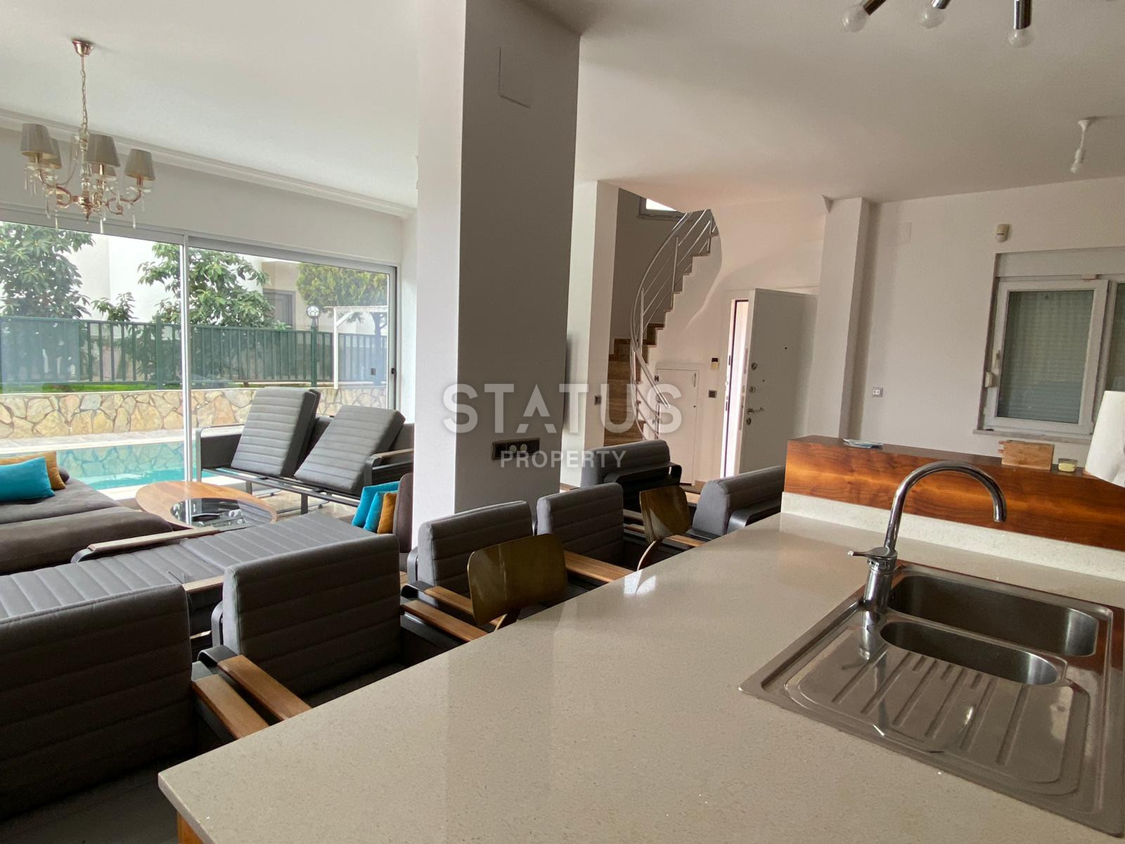 Luxury villa with sea views in the center of Alanya. 180m2 фото 11