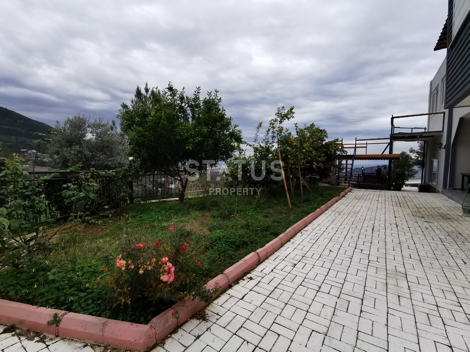 Villa overlooking the city and the sea in the popular area of Tepe. 672m2 фото 6