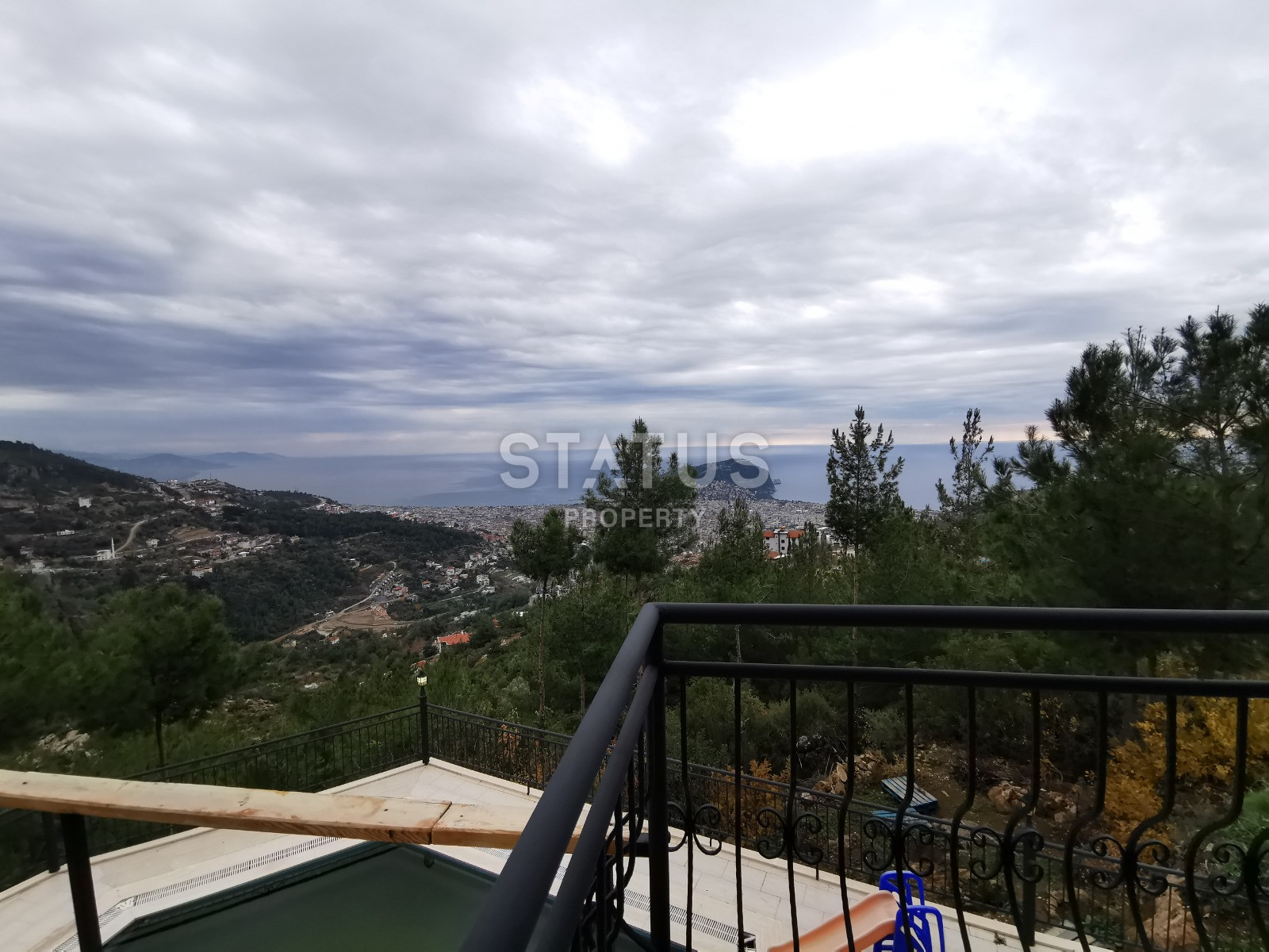 Villa overlooking the city and the sea in the popular area of Tepe. 672m2 фото 7