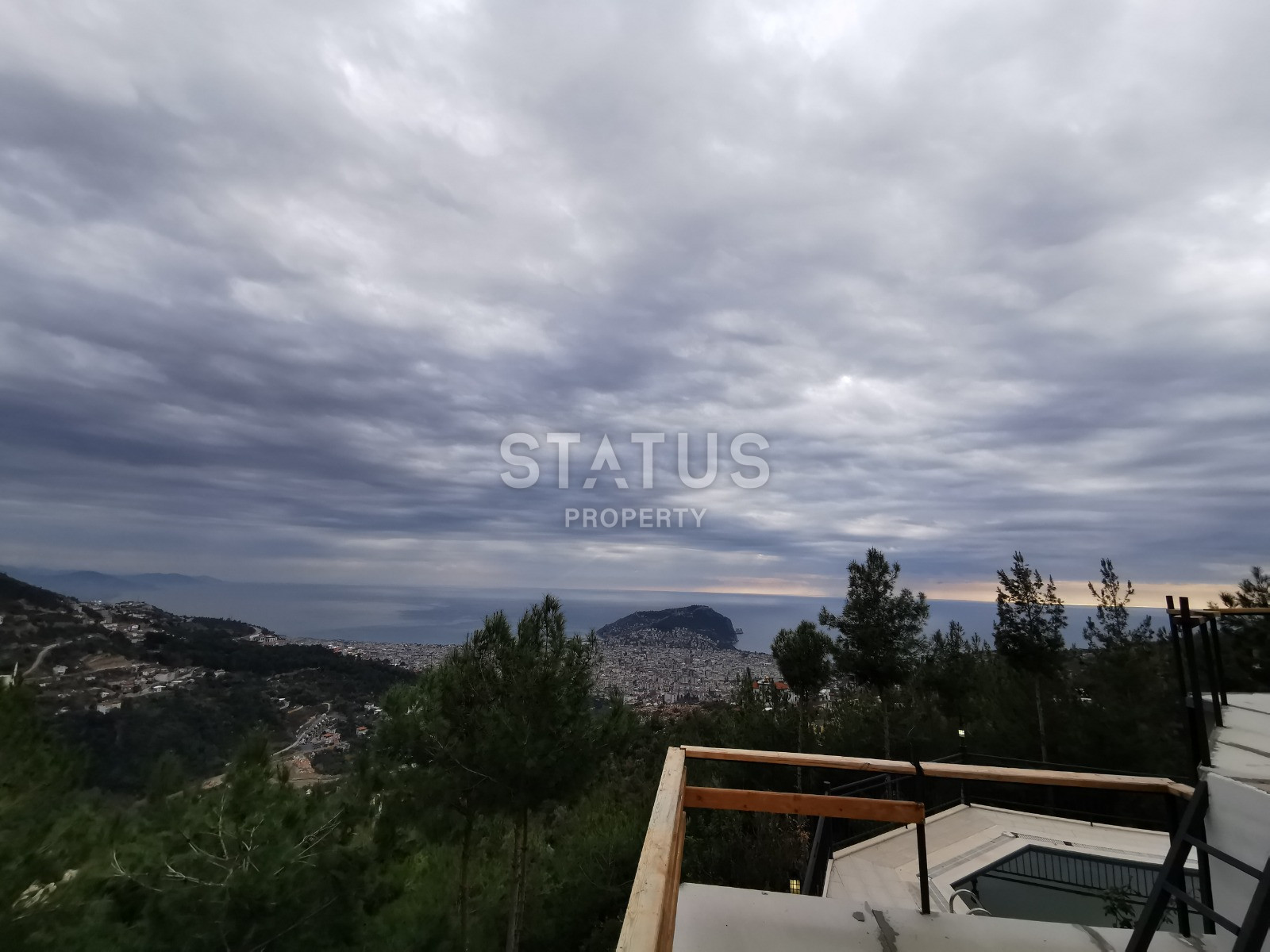 Villa overlooking the city and the sea in the popular area of Tepe. 672m2 фото 8