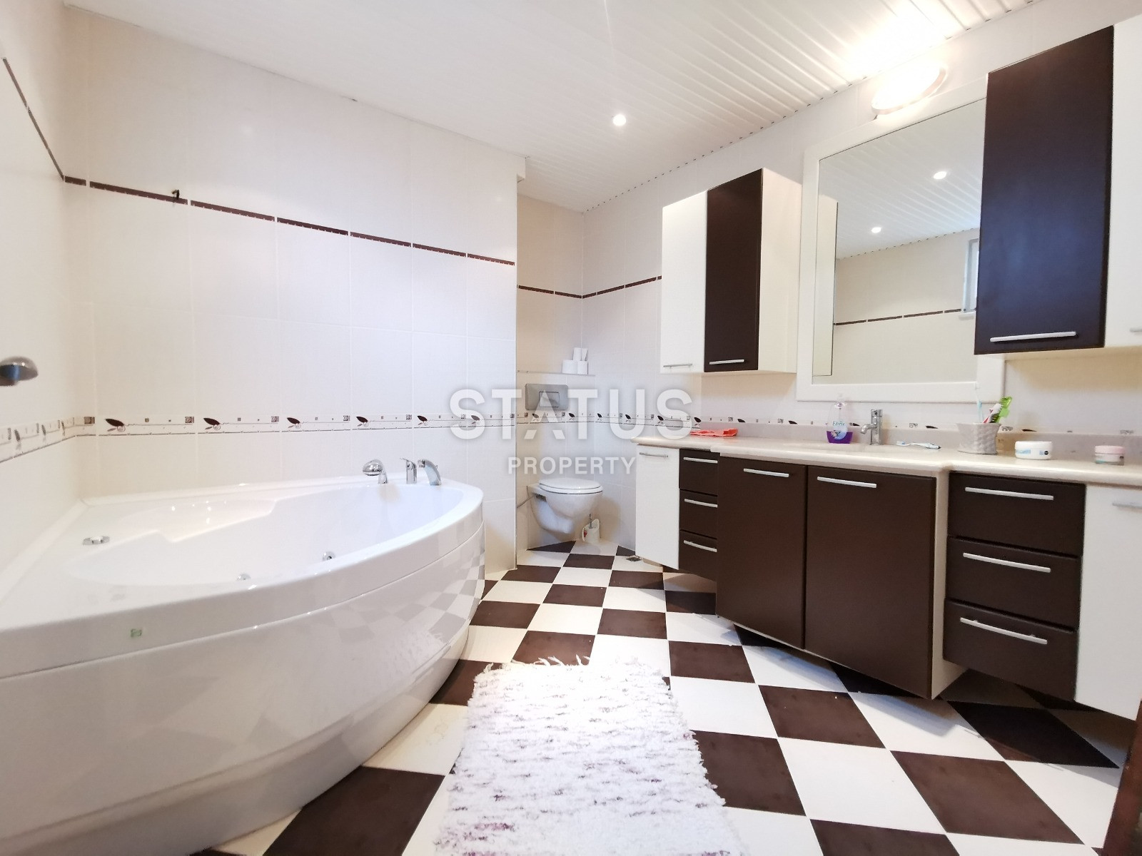 Villa overlooking the city and the sea in the popular area of Tepe. 672m2 фото 16