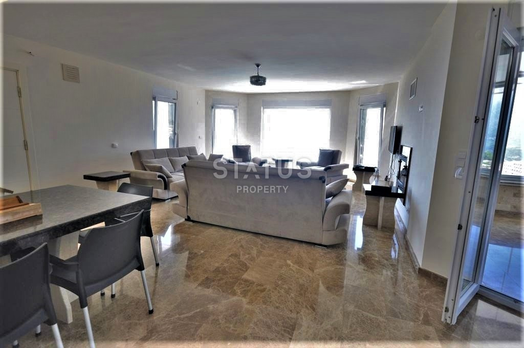 Luxury three-level villa Kargicak, 350m2 фото 3