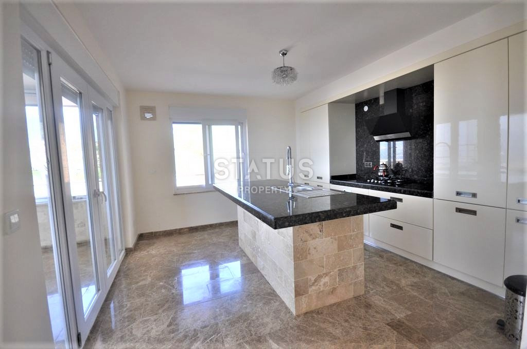 Luxury three-level villa Kargicak, 350m2 фото 5