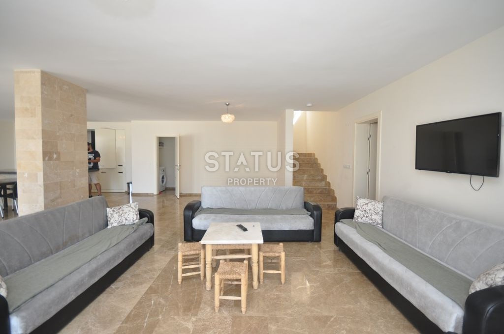 Luxury three-level villa Kargicak, 350m2 фото 6