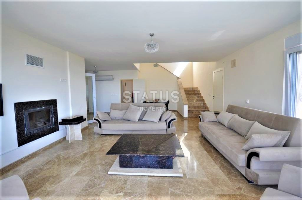 Luxury three-level villa Kargicak, 350m2 фото 7