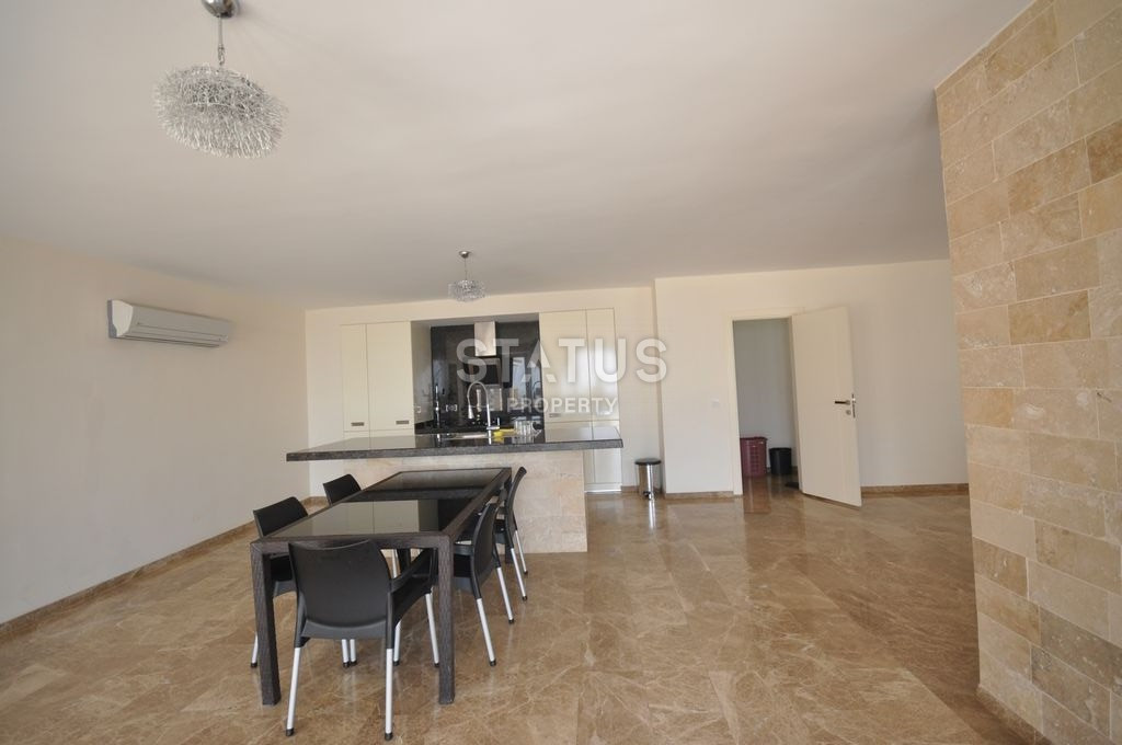 Luxury three-level villa Kargicak, 350m2 фото 9