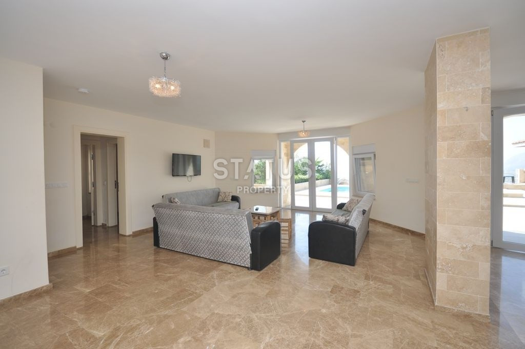 Luxury three-level villa Kargicak, 350m2 фото 10