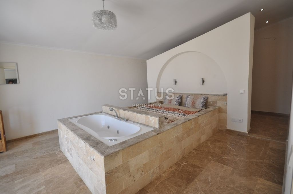 Luxury three-level villa Kargicak, 350m2 фото 14