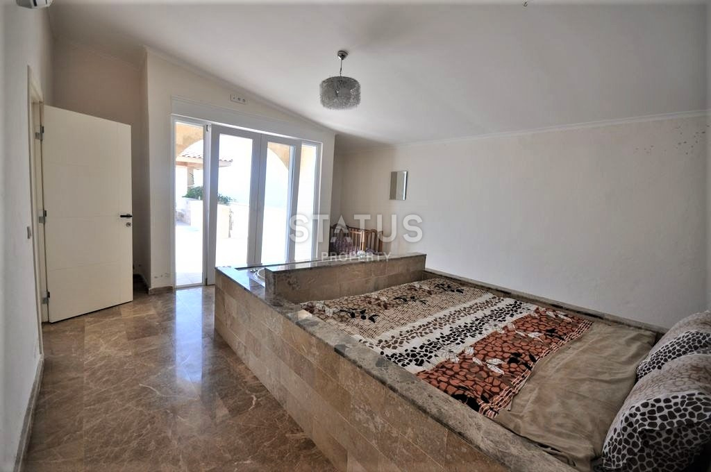 Luxury three-level villa Kargicak, 350m2 фото 15