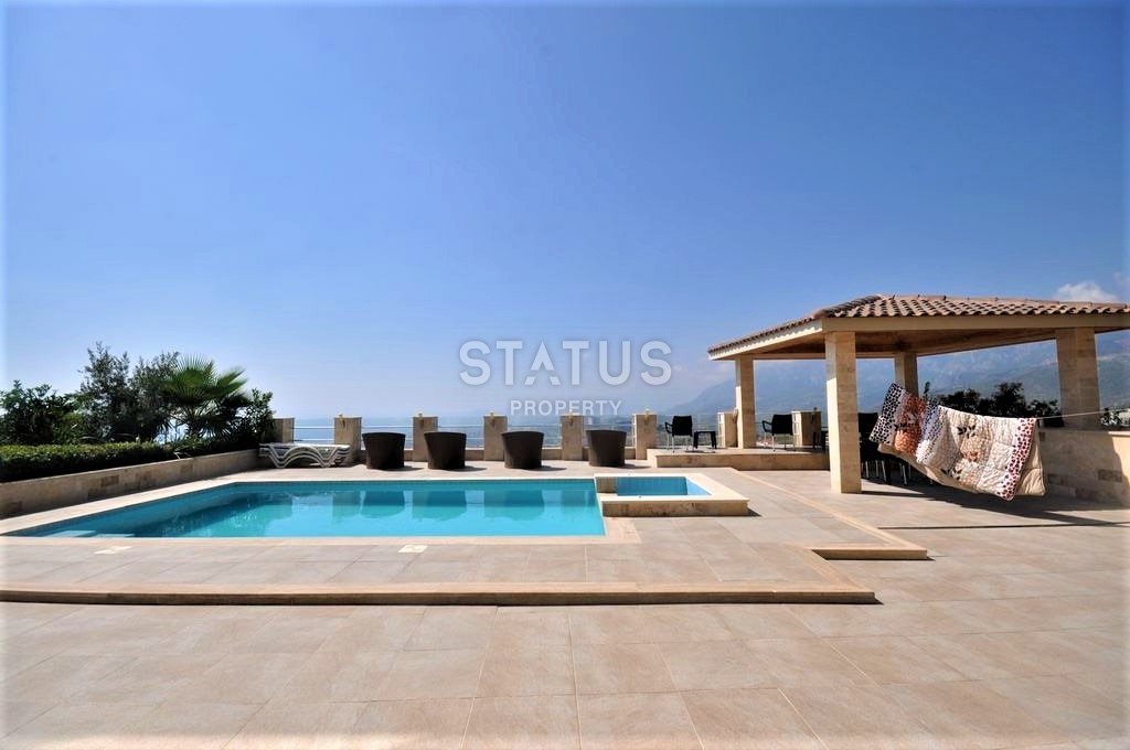 Luxury three-level villa Kargicak, 350m2 фото 17