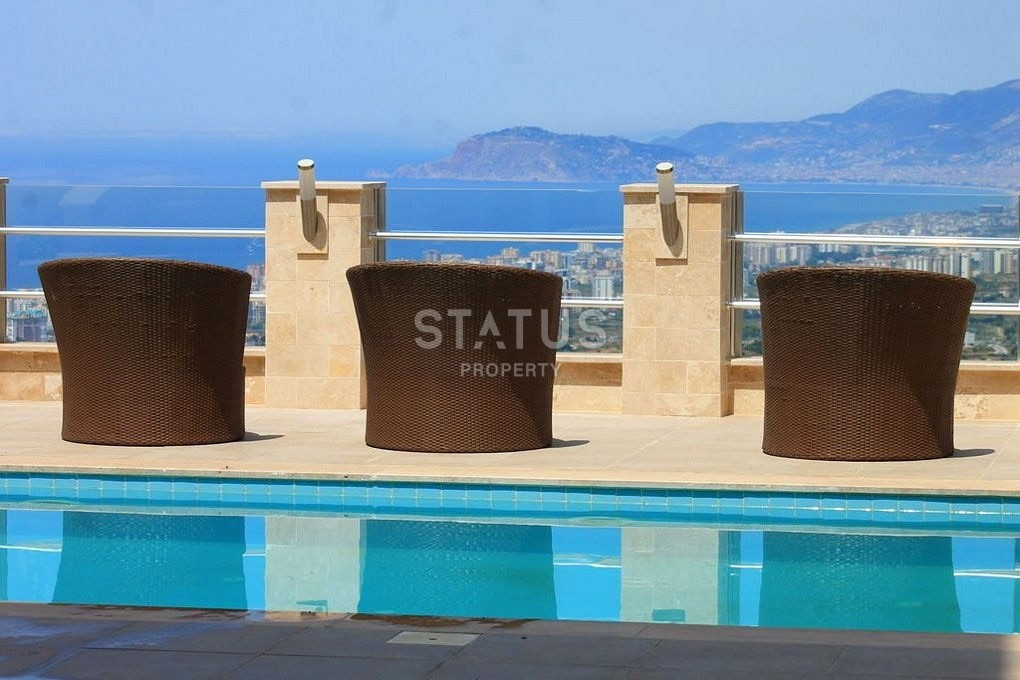 Luxury three-level villa Kargicak, 350m2 фото 20