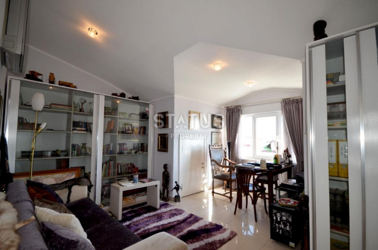 Апартаменты 6+1 с видом на море в Кестель, 264м2 фото 3