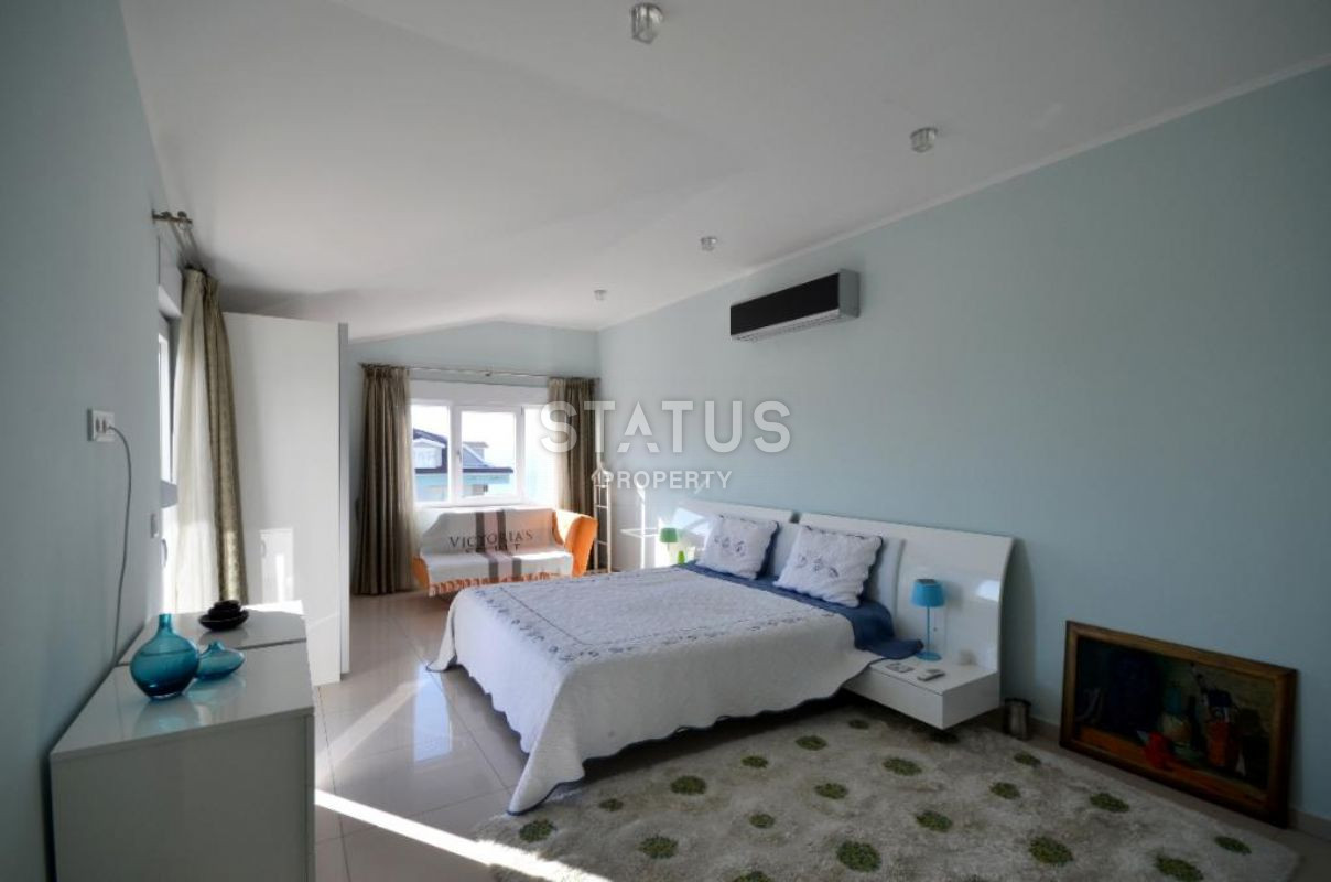 Апартаменты 6+1 с видом на море в Кестель, 264м2 фото 10