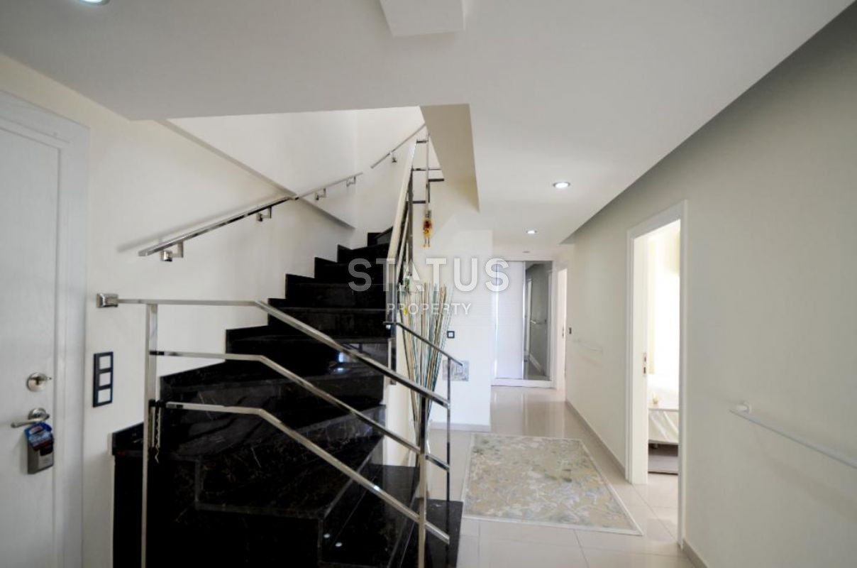 Апартаменты 6+1 с видом на море в Кестель, 264м2 фото 13