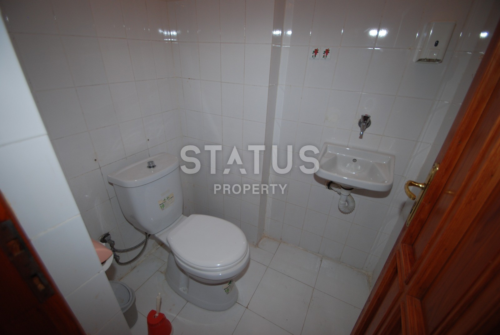 Меблированные трехкомнатные апартаменты в комплексе с бассейном на берегу моря, 105 м2 фото 8