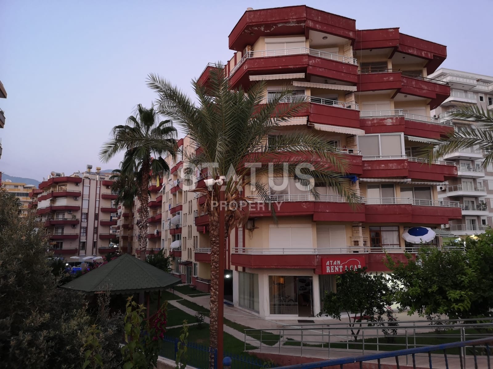 Меблированные трехкомнатные апартаменты в комплексе с бассейном на берегу моря, 105 м2 фото 13