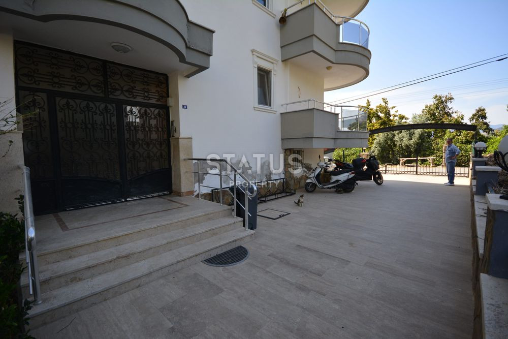 Three-room apartment with furniture in Mahmutlar. 125m2 фото 18