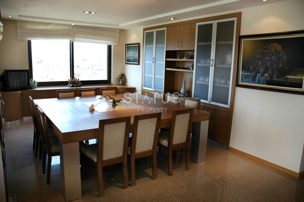 Mansion 8+4 on its own territory in Kestel, 2.400m2 фото 16