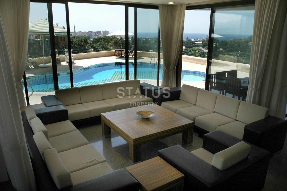 Mansion 8+4 on its own territory in Kestel, 2.400m2 фото 18