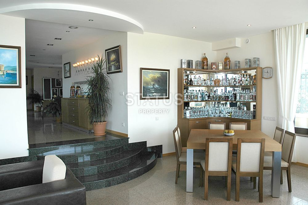 Mansion 8+4 on its own territory in Kestel, 2.400m2 фото 31