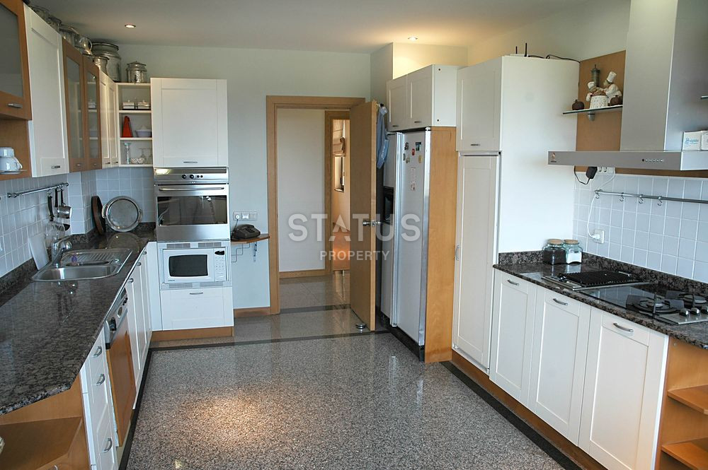 Mansion 8+4 on its own territory in Kestel, 2.400m2 фото 64