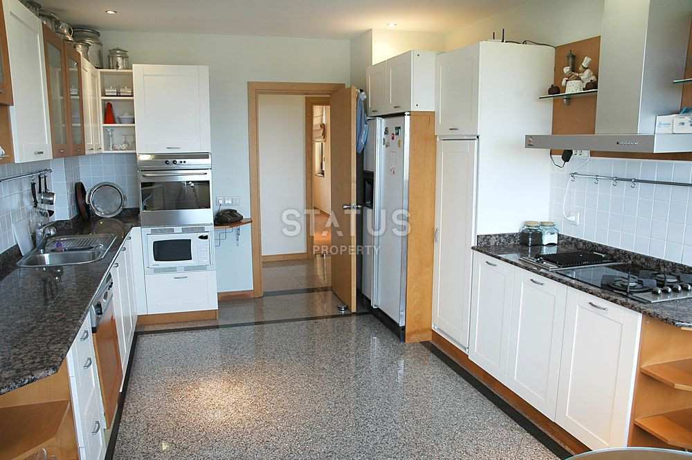 Mansion 8+4 on its own territory in Kestel, 2.400m2 фото 65