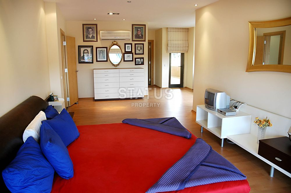 Mansion 8+4 on its own territory in Kestel, 2.400m2 фото 77