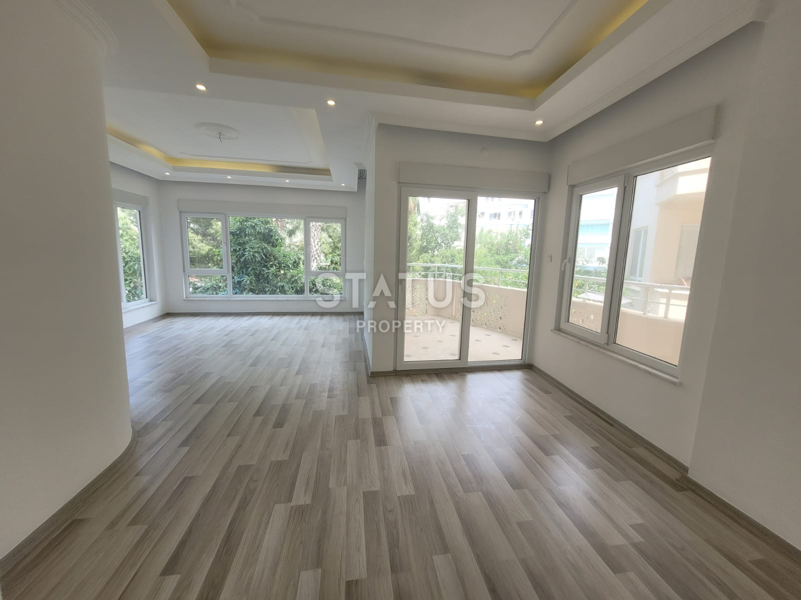 Четырёхкомнатная квартира с отдельной кухней в близи моря в районе ОБА. 150м2 фото 4