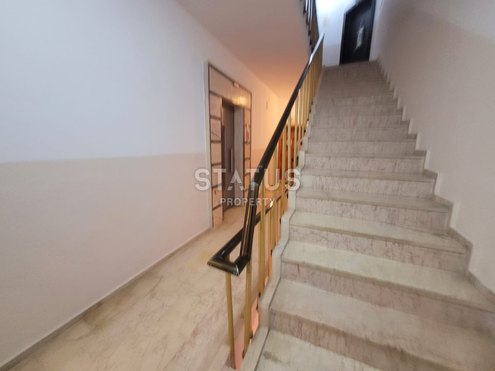 Четырёхкомнатная квартира с отдельной кухней в близи моря в районе ОБА. 150м2 фото 18