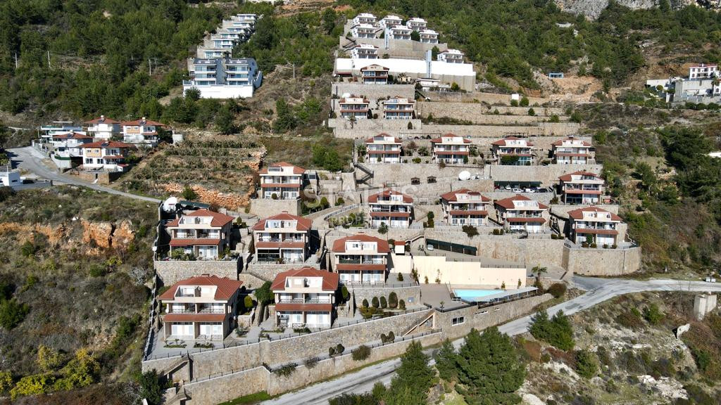 Four-room apartment in the foothills overlooking the sea and the city. 165m2 фото 26