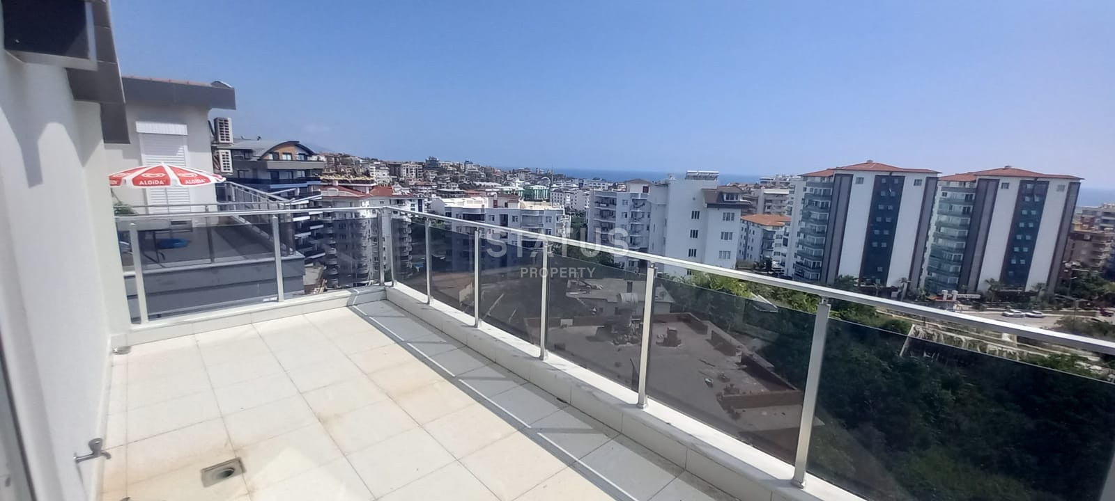 Large apartment with sea view 6+2 in Tosmur 450m2 фото 15
