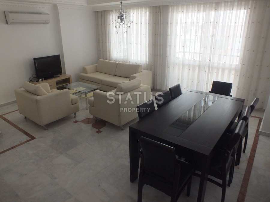 Furnished duplex in OBA just 300m from the sea. 220m2 фото 4