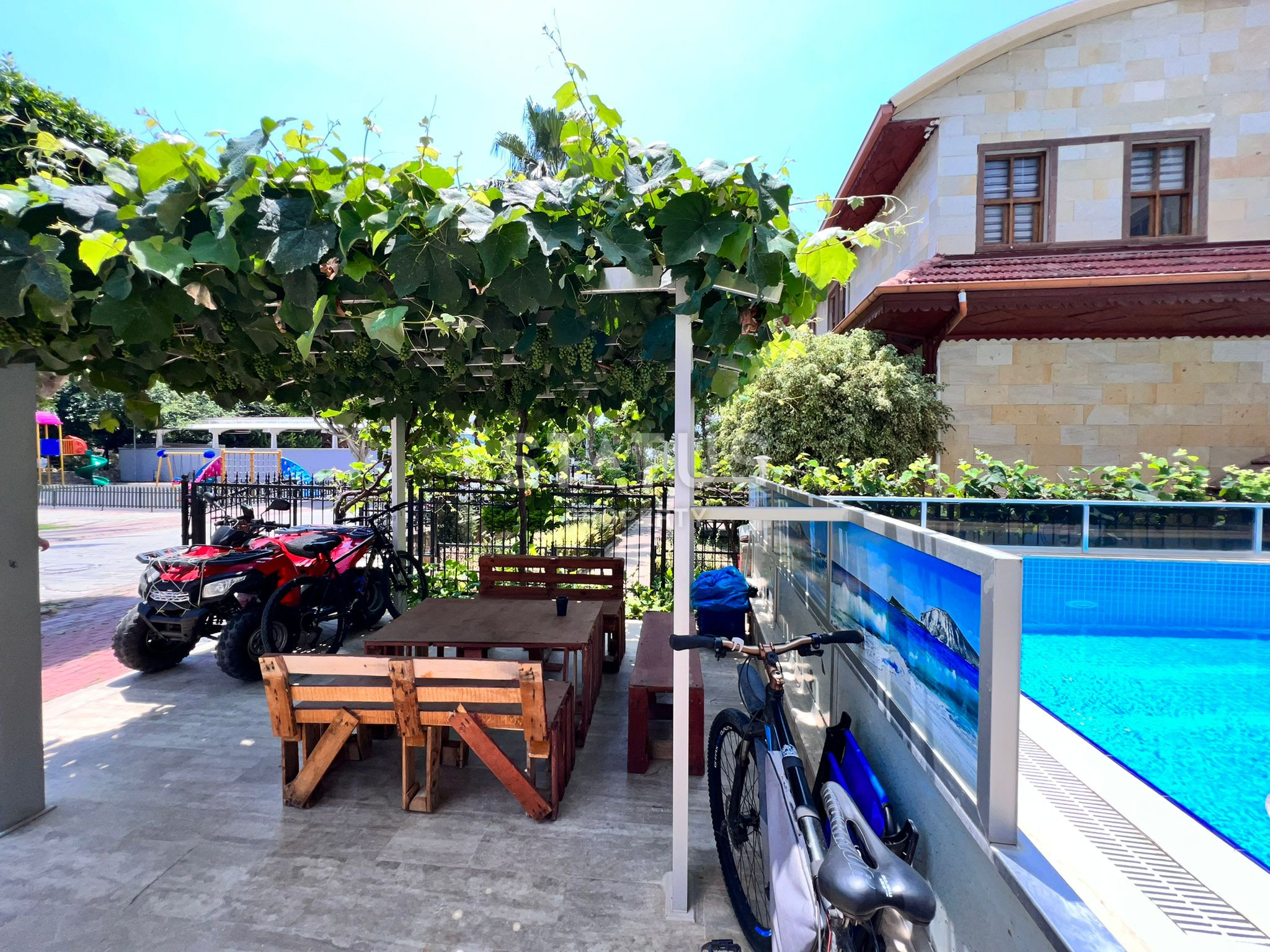 Красивая трёхкомнатная квартира с видом на море в Махмутларе. 135м2 фото 25