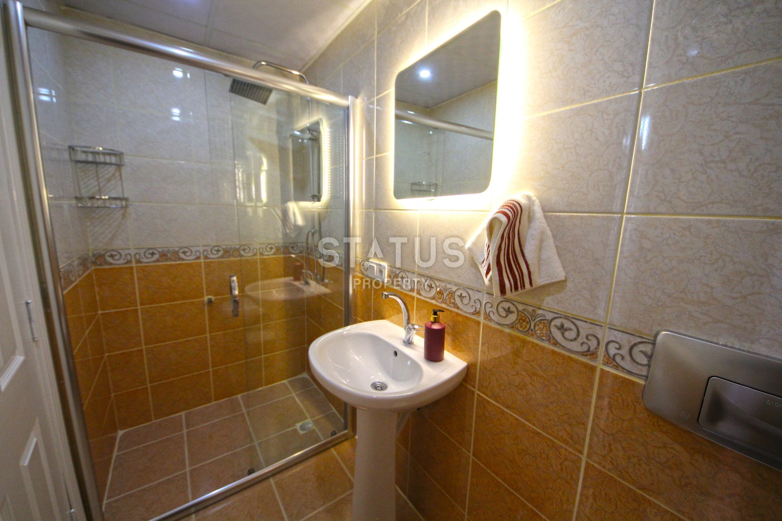 Трёхкомнатная квартира с отдельной кухней в центре Махмутлара. 125м2 фото 6