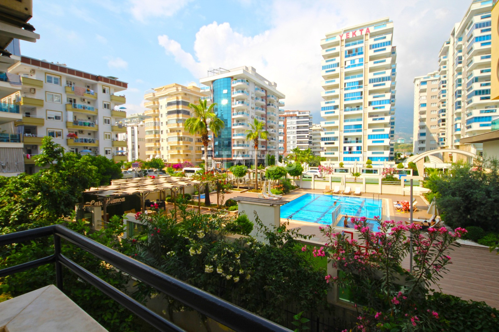 Трёхкомнатная квартира с отдельной кухней в центре Махмутлара. 125м2 фото 15