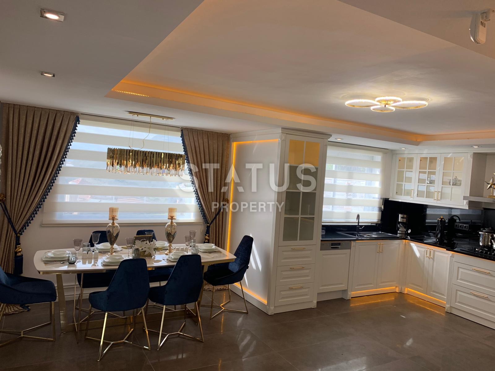 Шикарная вилла с потрясающими видами на могучие горы в Каргыджаке. 450 кв.м. фото 6