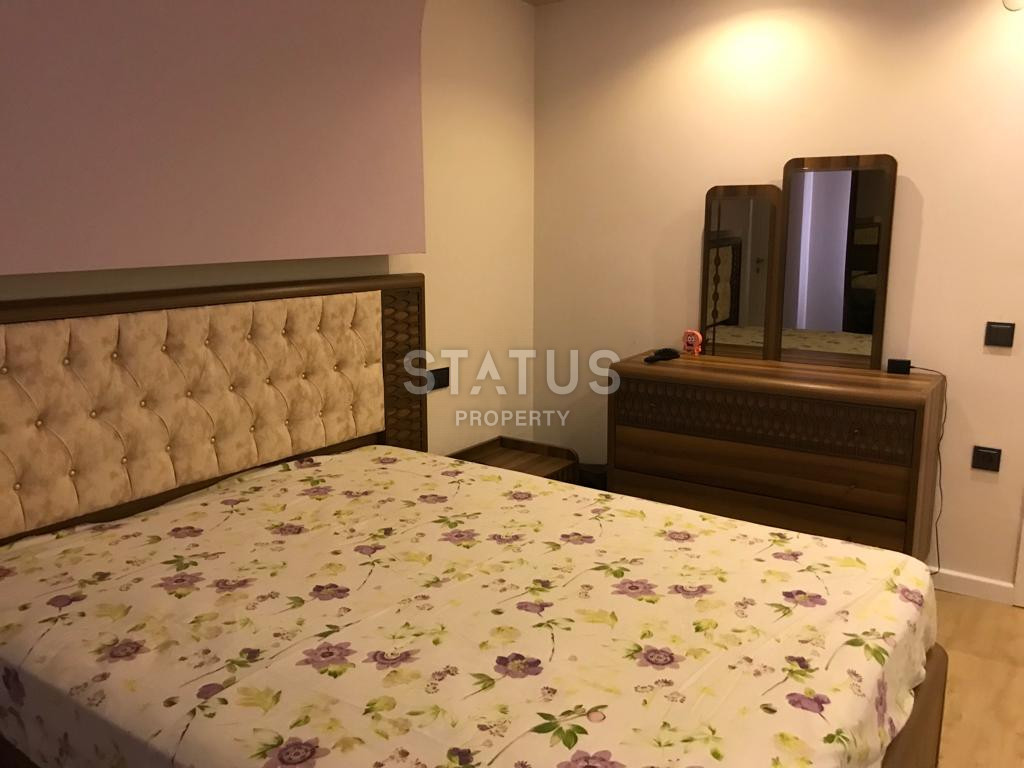 Четырёхкомнатная квартира с отдельной кухней 300м от моря в Махмутларе. 130м2 фото 13