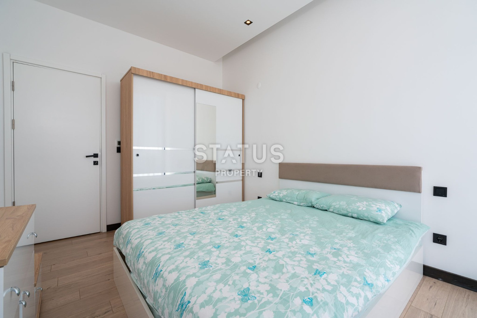 Трёхэтажная вилла в шаговой доступности от моря в Авсалларе. 375м2 фото 4