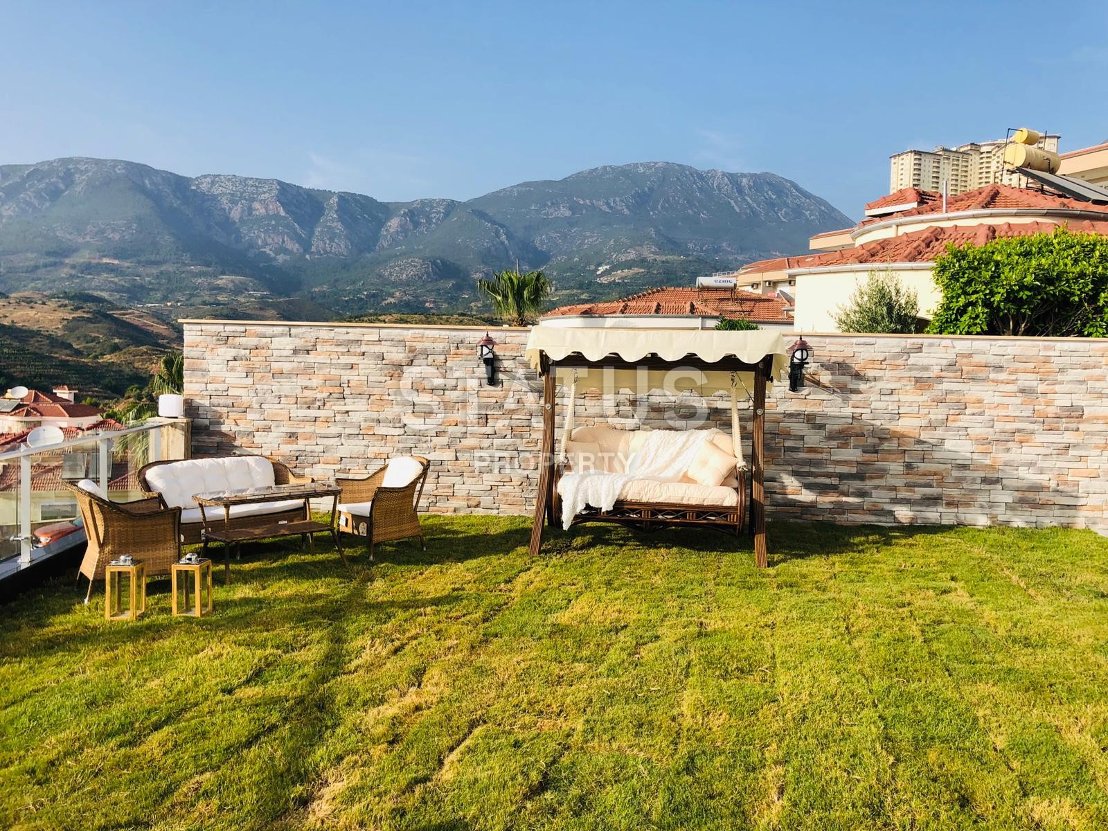 Шикарная вилла с потрясающими видами на могучие горы в Каргыджаке. 450 кв.м. фото 23