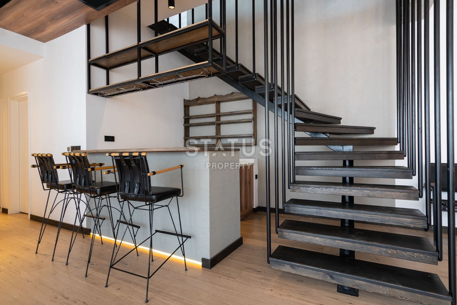 Трёхэтажная вилла в шаговой доступности от моря в Авсалларе. 375м2 фото 22