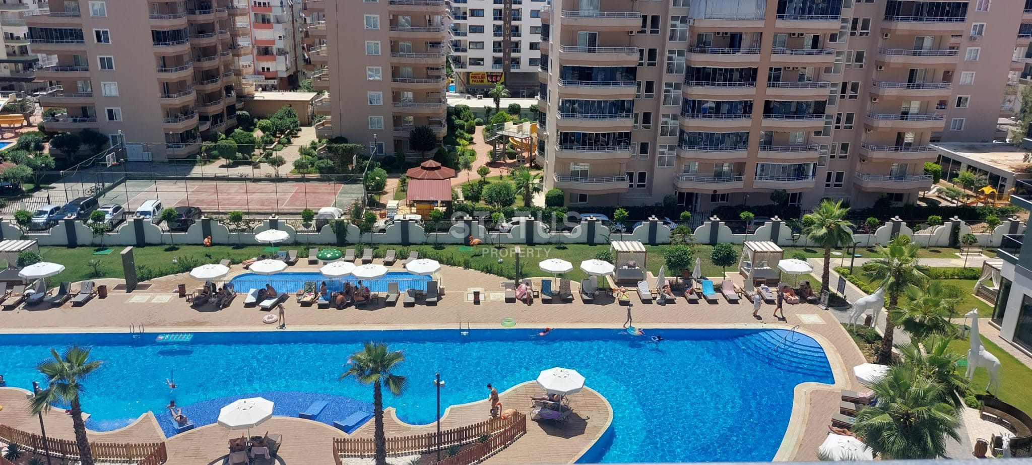Апартаменты 2+1 в комплексе отельного плана в Махмутларе, 90 м2. фото 1