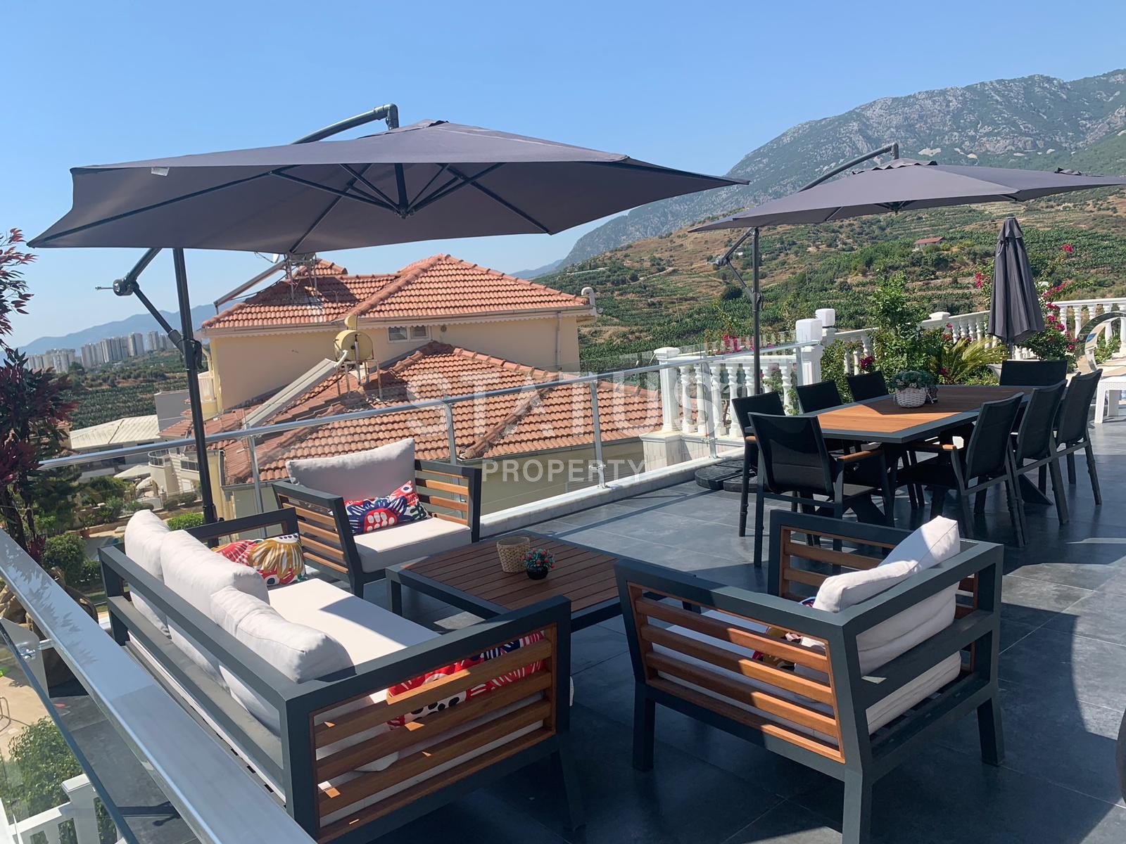 Шикарная вилла с потрясающими видами на могучие горы в Каргыджаке. 450 кв.м. фото 36