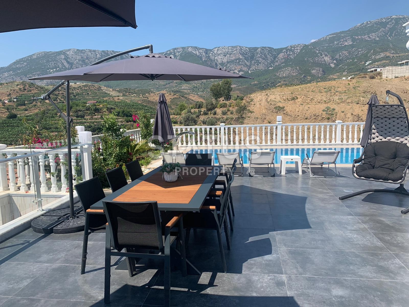 Шикарная вилла с потрясающими видами на могучие горы в Каргыджаке. 450 кв.м. фото 38