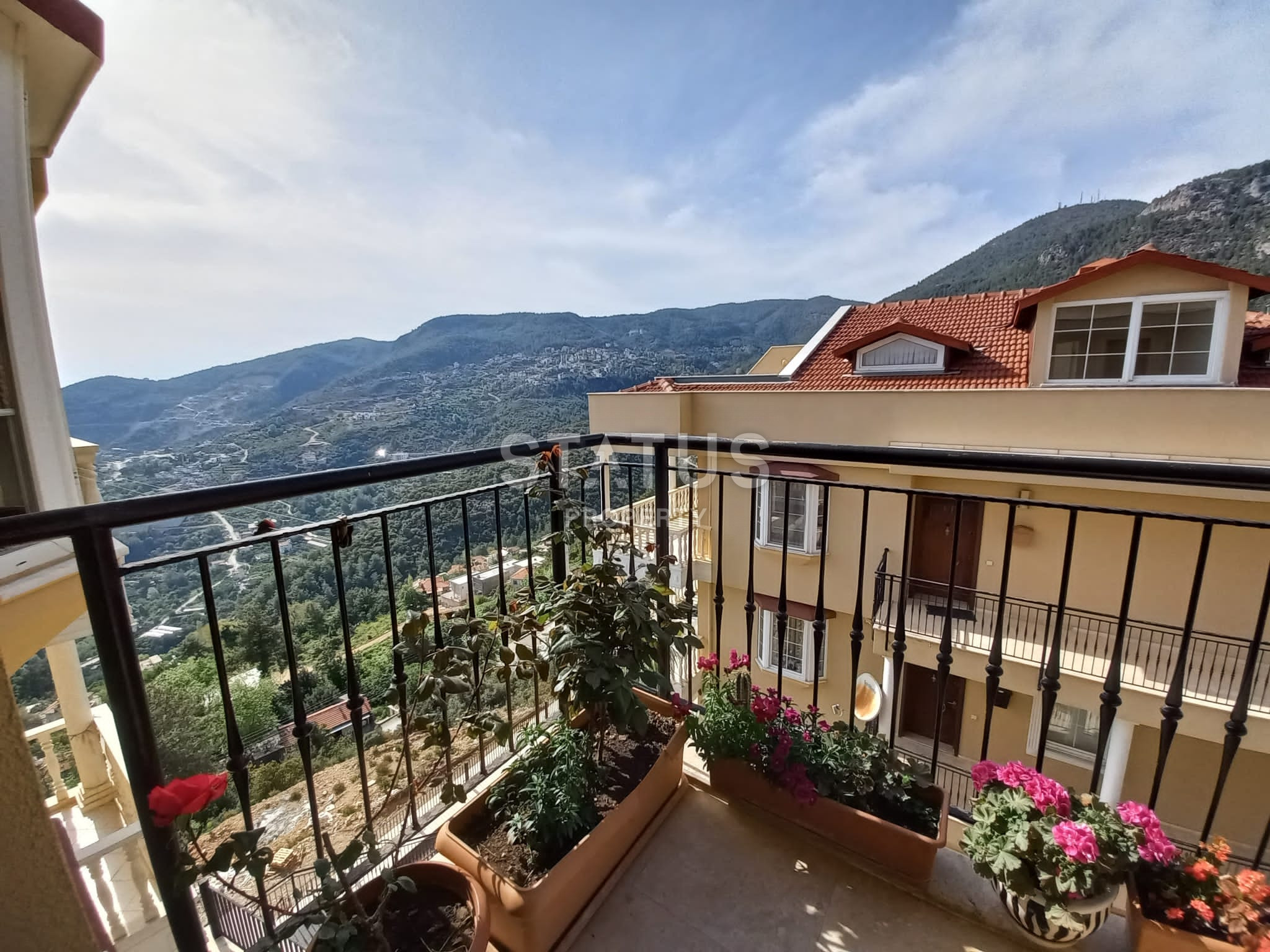 Апартаменты 3+1 в таунхаусе в районе Бекташ. 200м2 фото 23