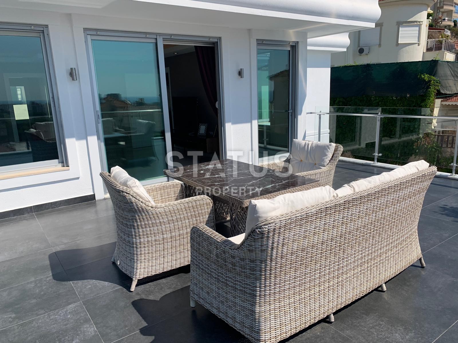 Шикарная вилла с потрясающими видами на могучие горы в Каргыджаке. 450 кв.м. фото 40