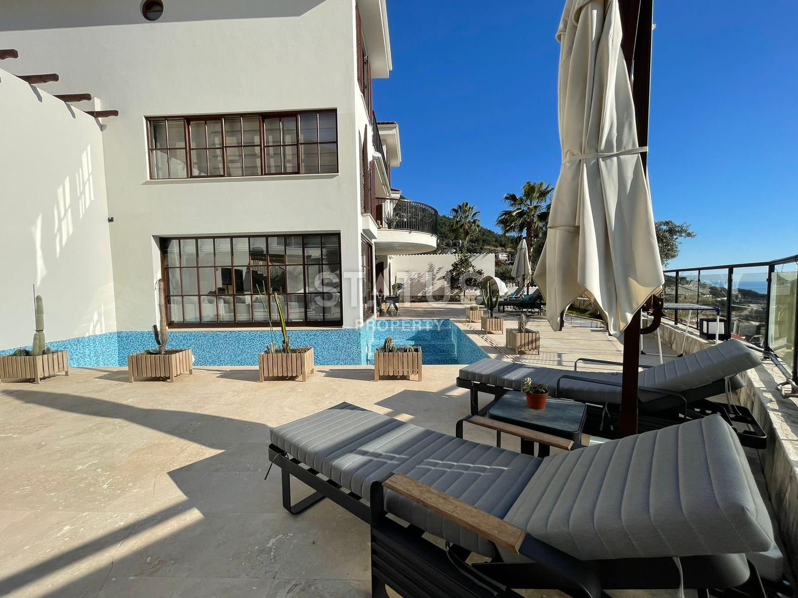 Шикарная вилла с садом 6+2 в районе Бэкташ. 390м2 +590м2 фото 5