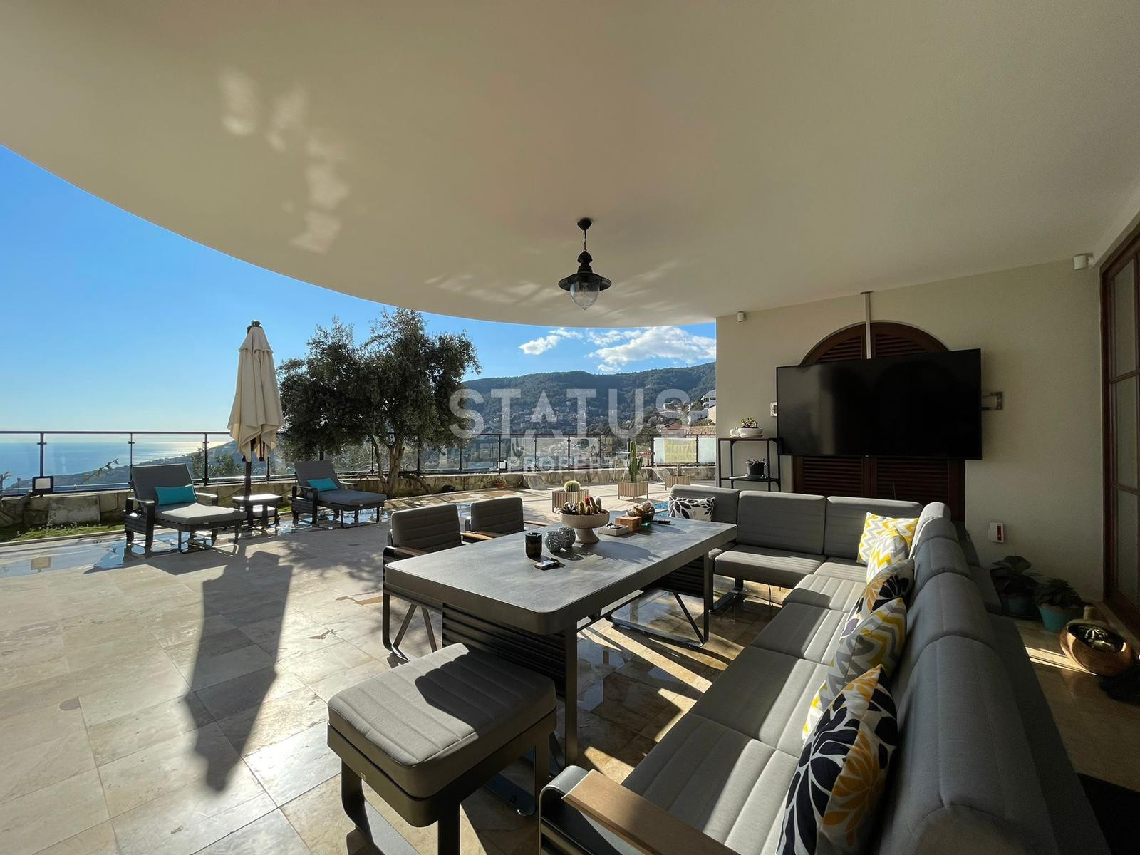 Шикарная вилла с садом 6+2 в районе Бэкташ. 390м2 +590м2 фото 8