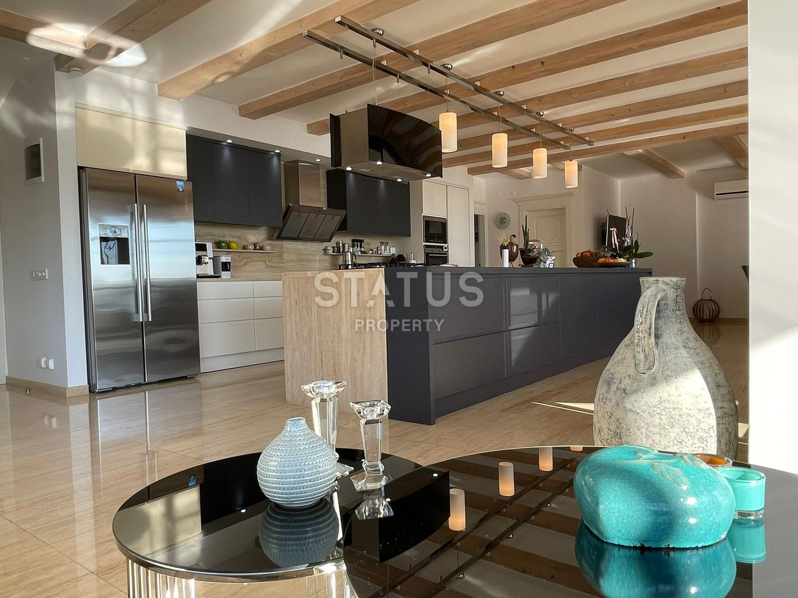 Шикарная вилла с садом 6+2 в районе Бэкташ. 390м2 +590м2 фото 10