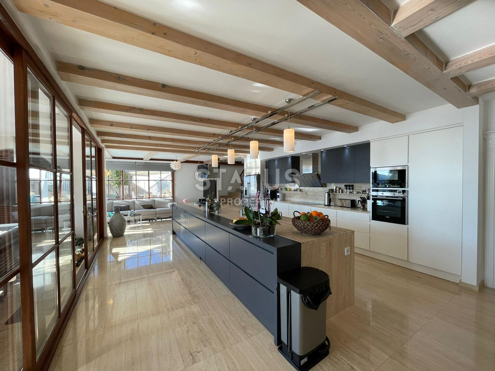 Шикарная вилла с садом 6+2 в районе Бэкташ. 390м2 +590м2 фото 12