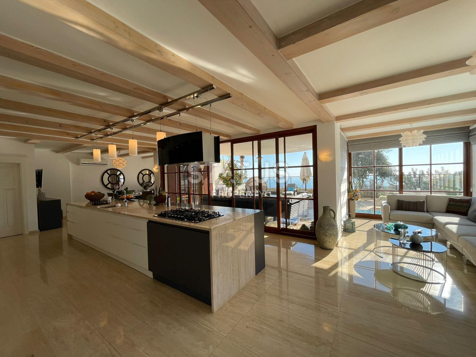 Шикарная вилла с садом 6+2 в районе Бэкташ. 390м2 +590м2 фото 13